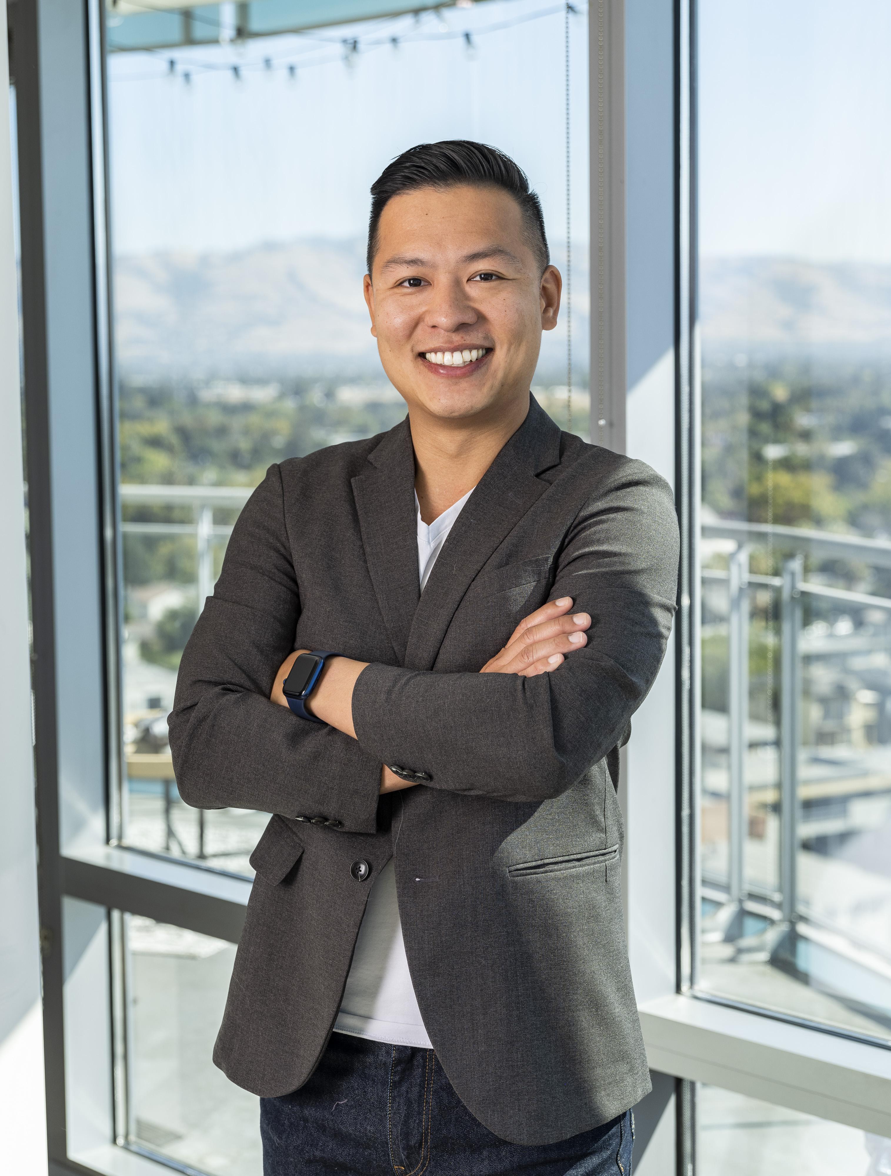 Jason Wang headshot.jpg